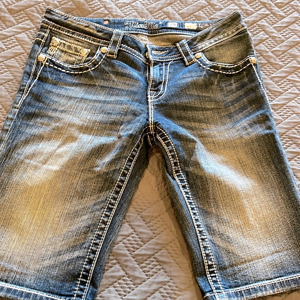 New without tags Miss Me size 29 jeans shorts.